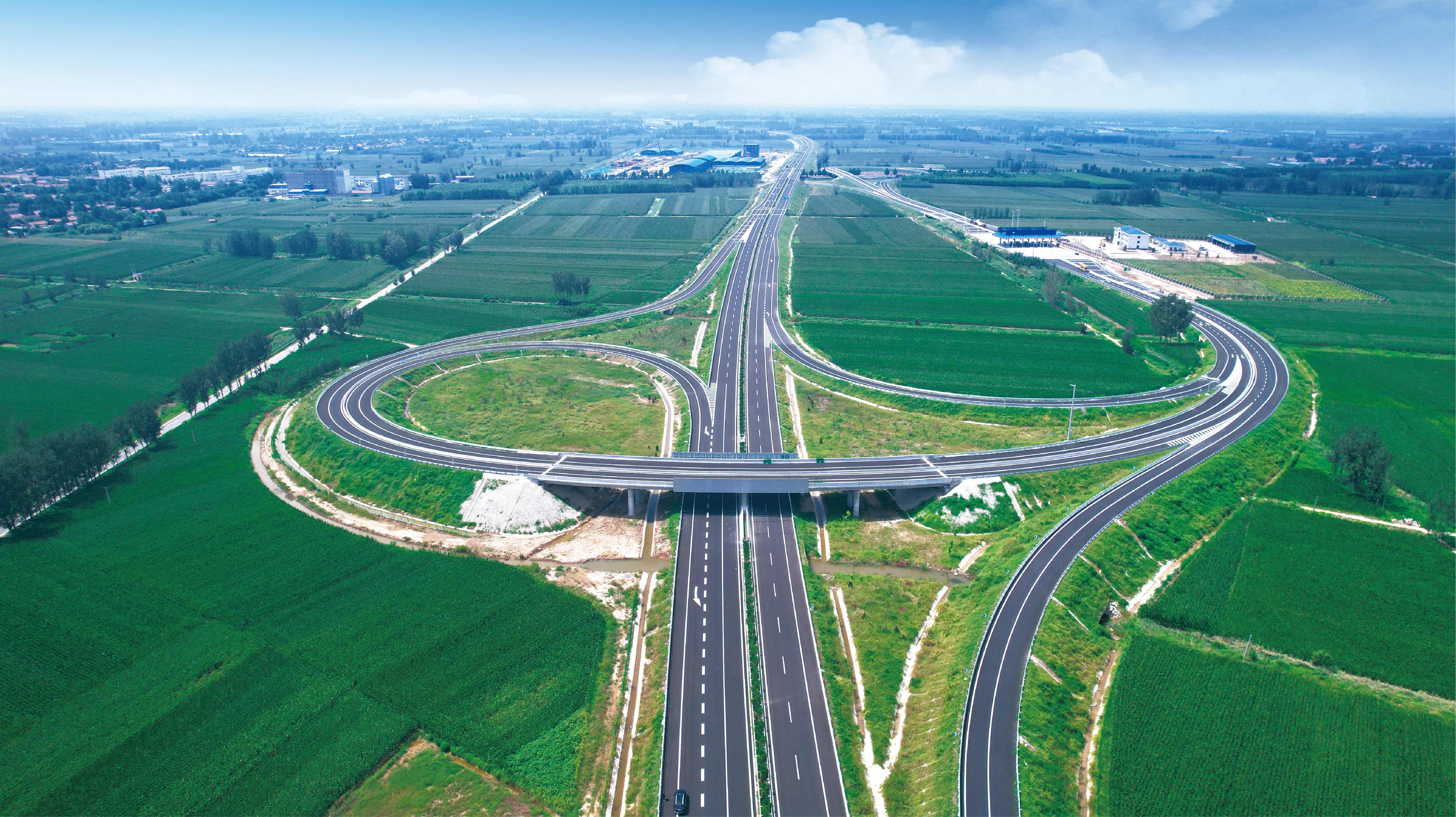 山东高速集团投资建设的济南至高青高速公路项目建成通车